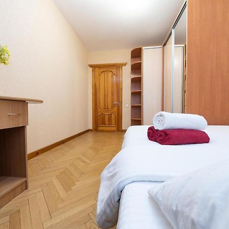 Spacious Apartments In The Center Of Obolon 2 Bedrooms كييف المظهر الخارجي الصورة