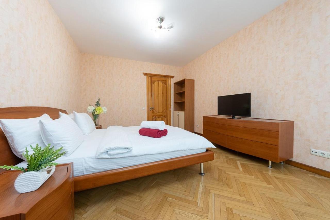 Spacious Apartments In The Center Of Obolon 2 Bedrooms كييف المظهر الخارجي الصورة