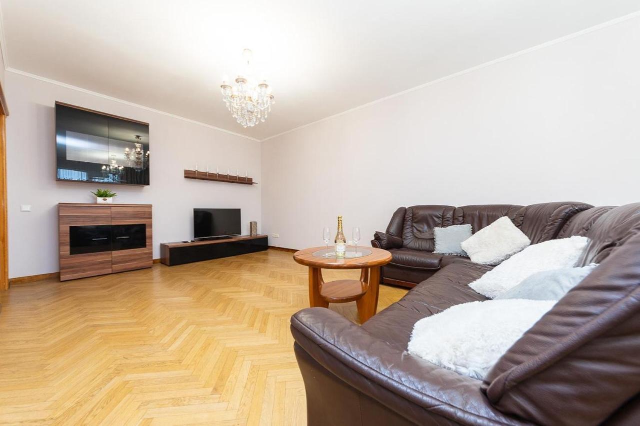Spacious Apartments In The Center Of Obolon 2 Bedrooms كييف المظهر الخارجي الصورة