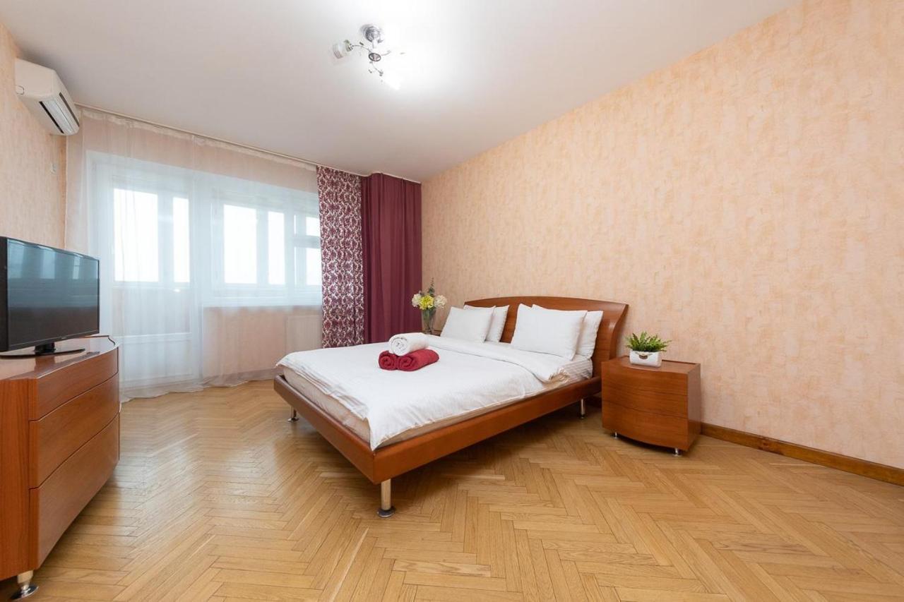 Spacious Apartments In The Center Of Obolon 2 Bedrooms كييف المظهر الخارجي الصورة
