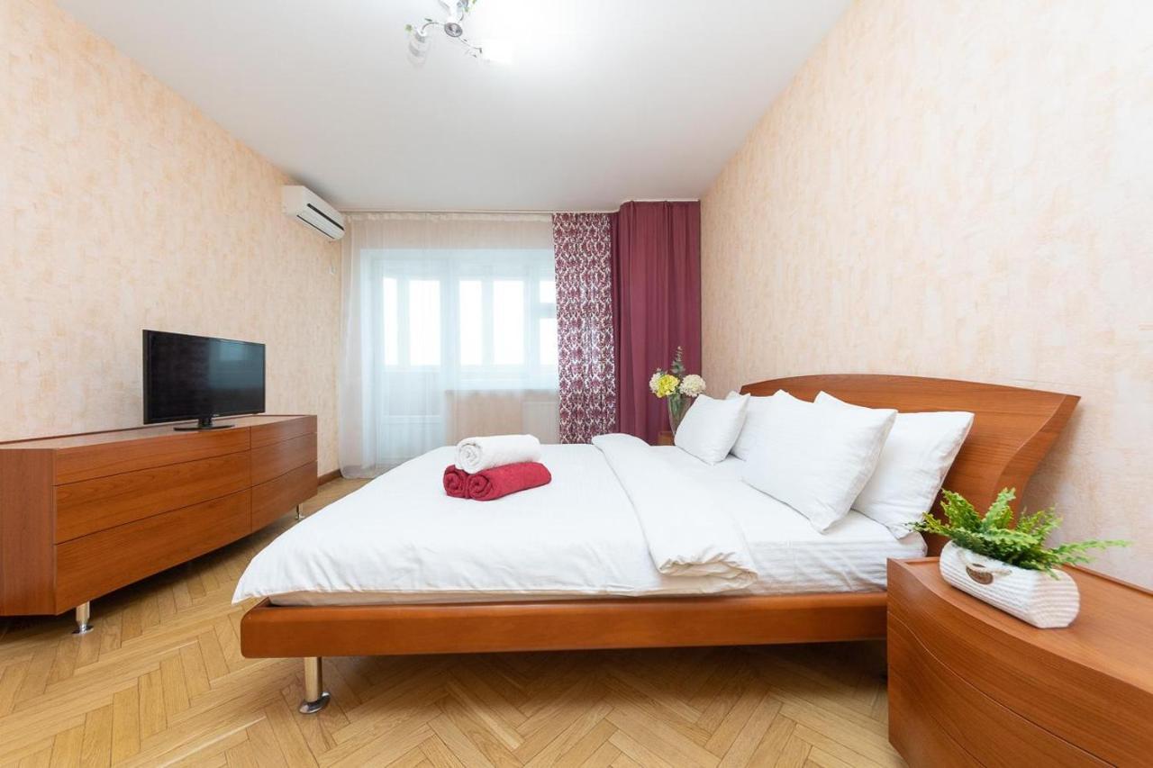 Spacious Apartments In The Center Of Obolon 2 Bedrooms كييف المظهر الخارجي الصورة