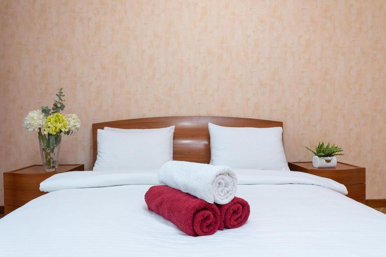 Spacious Apartments In The Center Of Obolon 2 Bedrooms كييف المظهر الخارجي الصورة
