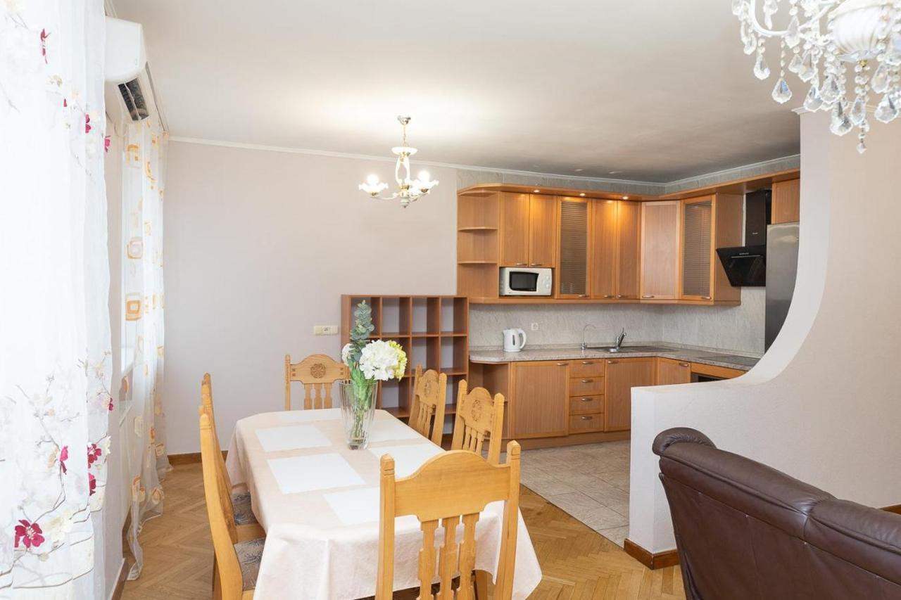 Spacious Apartments In The Center Of Obolon 2 Bedrooms كييف المظهر الخارجي الصورة
